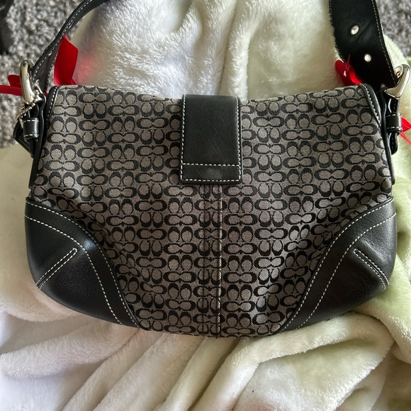 Coach Vintage Y2K Soho Shoulder Bag Signature Buckle Flap Black - Picture 5 of 8
